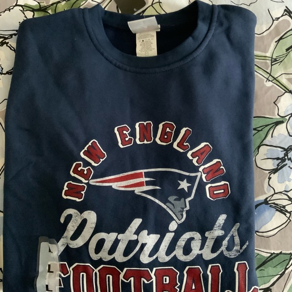 New England Patriots Sweatshirt - Picture 6 of 11